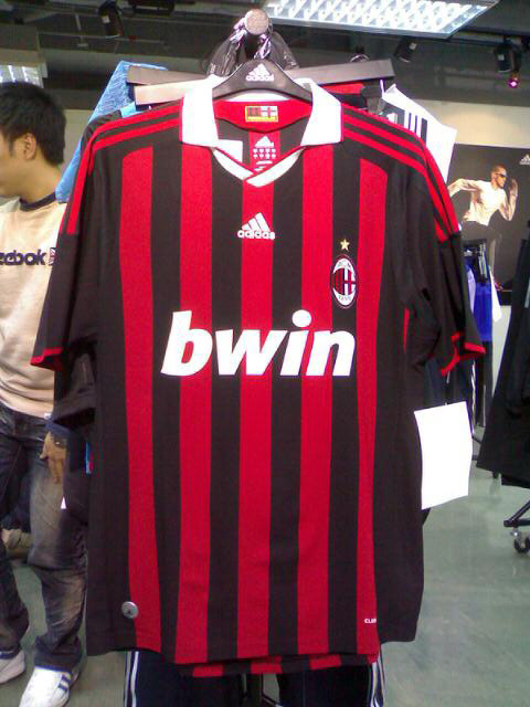 ac-milan-shirt-2009-2010.jpg