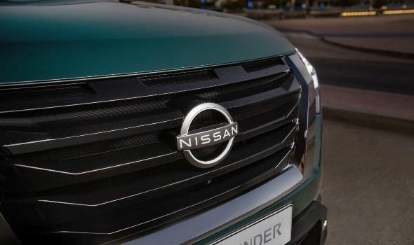 نيسان تسحب أكثر من 700 ألف سيارة بسبب مشاكل تؤدي لحوادث