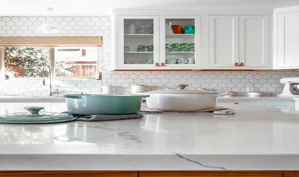 تقليل المرايا في المطبخ يساعد في التخلص من الطاقة السلبية